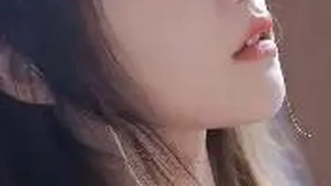 “12秒狂飙！马克斯-阿莱恩乱战制胜，曼城惊险领跑1-0！”