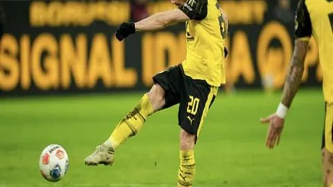 “西部烽火连天，六号位争霸战激烈：勇士群狼竞逐，杜兰特独抗重压”